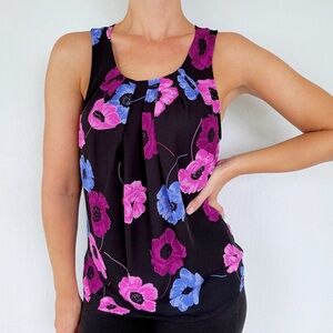Kohl’s black purple floral print sleeveless pleated tie keyhole back top small